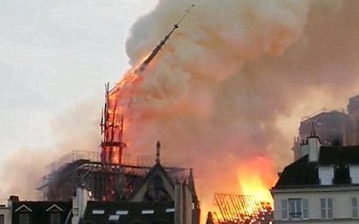 WOMEN eLIFE SALUE CES FEMMES QUI CONTRIBUENT À REDONNER VIE À NOTRE-DAME