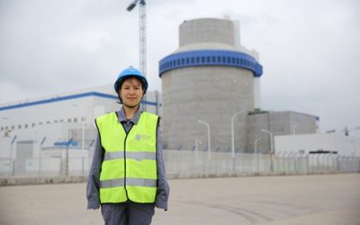 GOLDEN WOMEN ET ATOMES CROCHUS EN CHINE