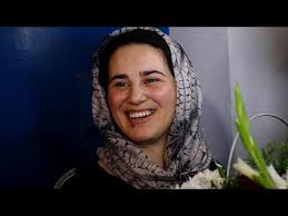 WOMEN  e LIFE SALUE LA LIBERATION  DE HAJAR RAISSOUNI  AU MAROC