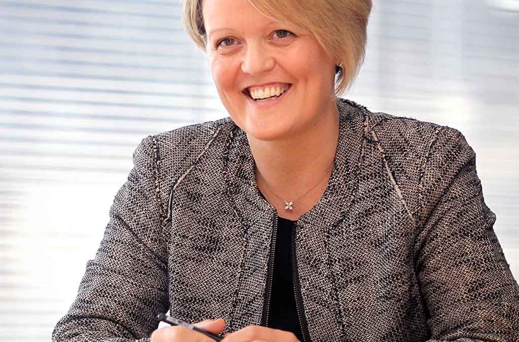 ALISON ROSE PREND UN BOUQUET DE DECISIONS POUR IMPRIMER SA MARQUE « NATWEST »