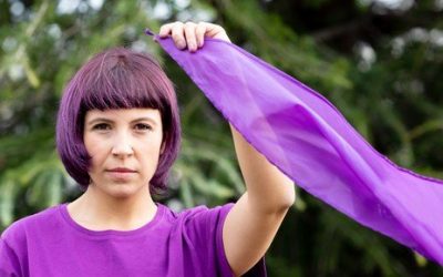 POURQUOI LE VIOLET VA SI BIEN AU FEMINISME