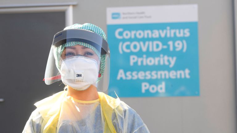PERSONNEL SOIGNANT DE TOUS PAYS & HEROÏSME NHS MADE IN GREAT-BRITAIN