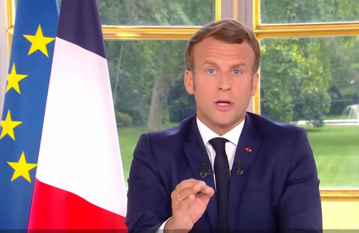 UNE STATURE DE GENERAL