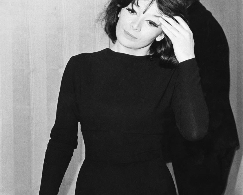 JOLIE MÔME