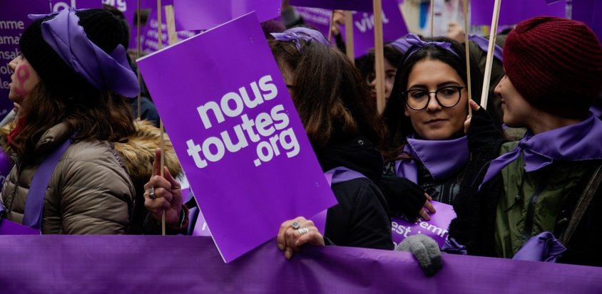 STOP AUX VIOLENCES FAÎTES AUX FEMMES !