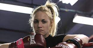 BOXE FÉMININE UNE DÉFAITE AU PARFUM DE VICTOIRE