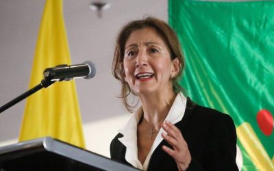 INGRID BETANCOURT CANDIDATE À LA PRÉSIDENCE DE LA RÉPUBLIQUE COLOMBIENNE