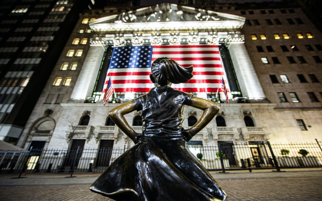 « FEARLESS GIRL » UNE REPRÉSENTATION SYMBOLIQUE LOURDE DE SENS
