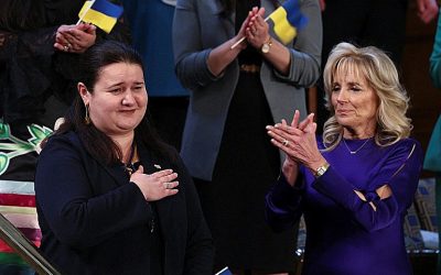 OKSANA MARKAROVA RÉVEILLE L&rsquo;UNION DES DÉMOCRATIES CONTRE LA GUERRE EN UKRAINE