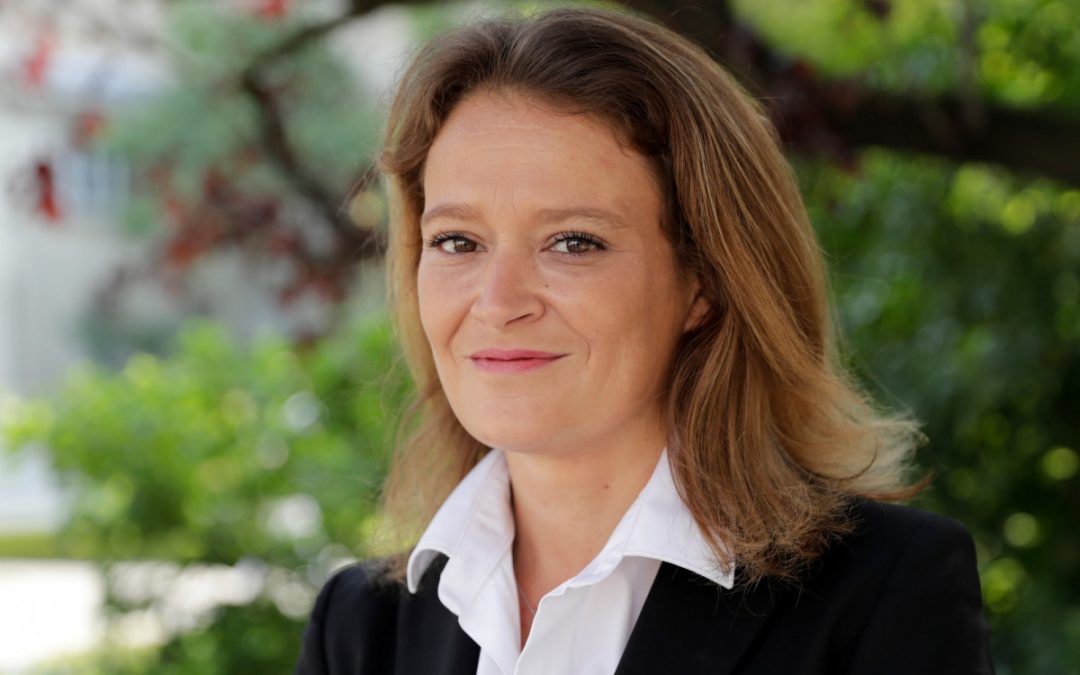 DANS LE MACRON 2 OLIVIA GRÉGOIRE INCARNE LE RÔLE DE PORTE-PAROLE DU GOUVERNEMENT