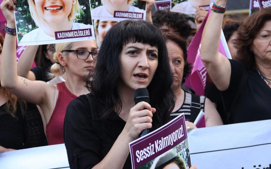 LE PROCÈS CONTRE L&rsquo;ÉGALITÉ DES GENRES EN TURQUIE REPORTÉ