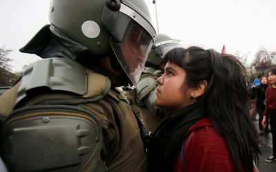 DROIT DANS LES YEUX LE FÉMINISME FAIT ENTENDRE SA VOIX AU CHILI