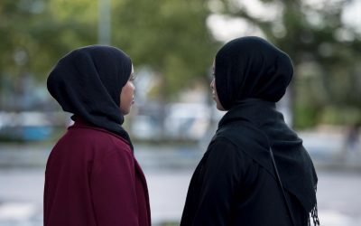 TÉMOIGNAGE D&rsquo;UNE JEUNE IRANIENNE SUR FOND DE MENACES À TÊTES MULTIPLES