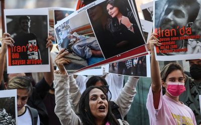 WOMEN eLIFE SOUTIENT LE SLOGAN DES  IRANIENNES  » FEMMES, VIE, LIBERTÉ « 