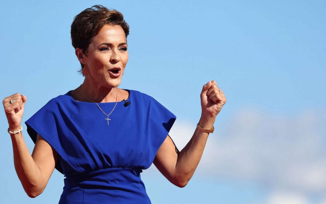 QUI EST KARI LAKE CANDIDATE RÉPUBLICAINE AU POSTE DE GOUVERNEUR DE L&rsquo;ARIZONA ?