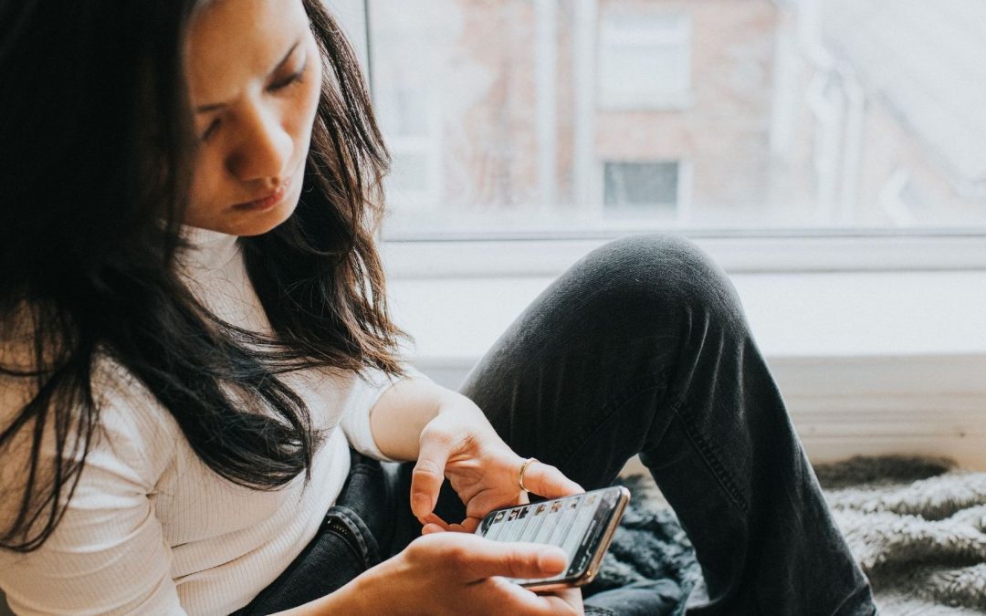 QUAND GOOGLE SE TRANSFORME EN MOTEUR D’ARNAQUES À L’AVORTEMENT AUX ÉTATS-UNIS