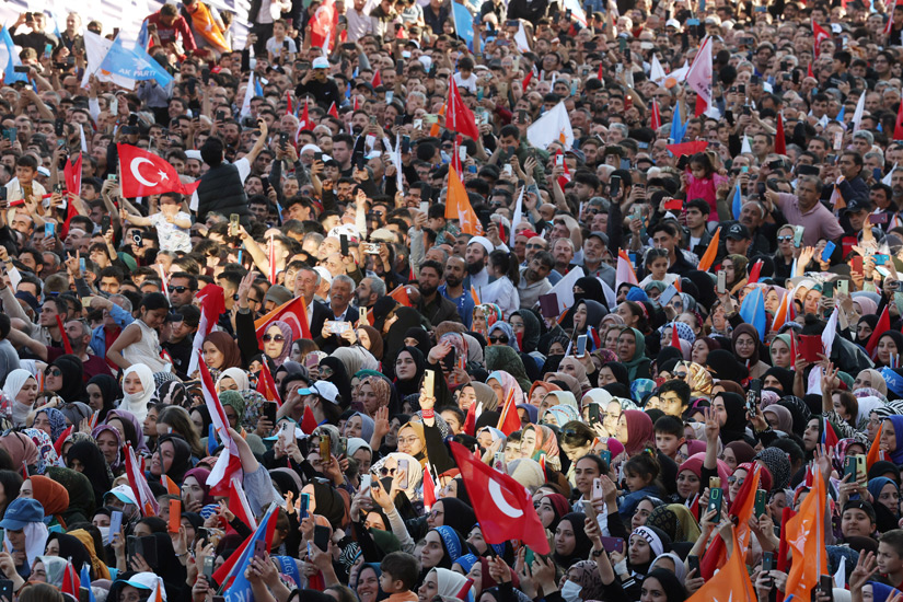 FEMMES ET JEUNESSE NE VEULENT PLUS ÊTRE LES LAISSÉES POUR COMPTE DE LA POLITIQUE TURQUE