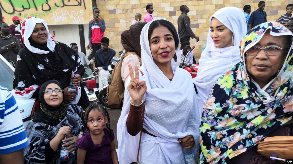 FACE AU CONFLIT ARMÉ AU SOUDAN LES FILLES ET FEMMES PAIENT UN LOURD TRIBUT