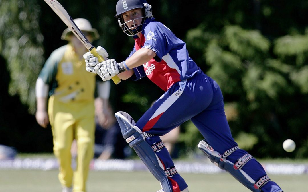 MESDAMES MESDEMOISELLES POURQUOI NE PAS VOUS METTRE AU CRICKET ?