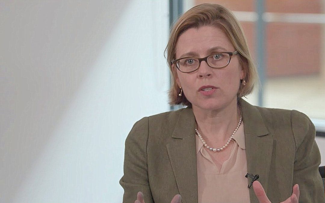 FIONA SCOTT MORTON RENONCE AVEC PANACHE À SA NOMINATION À UN POSTE CLÉ