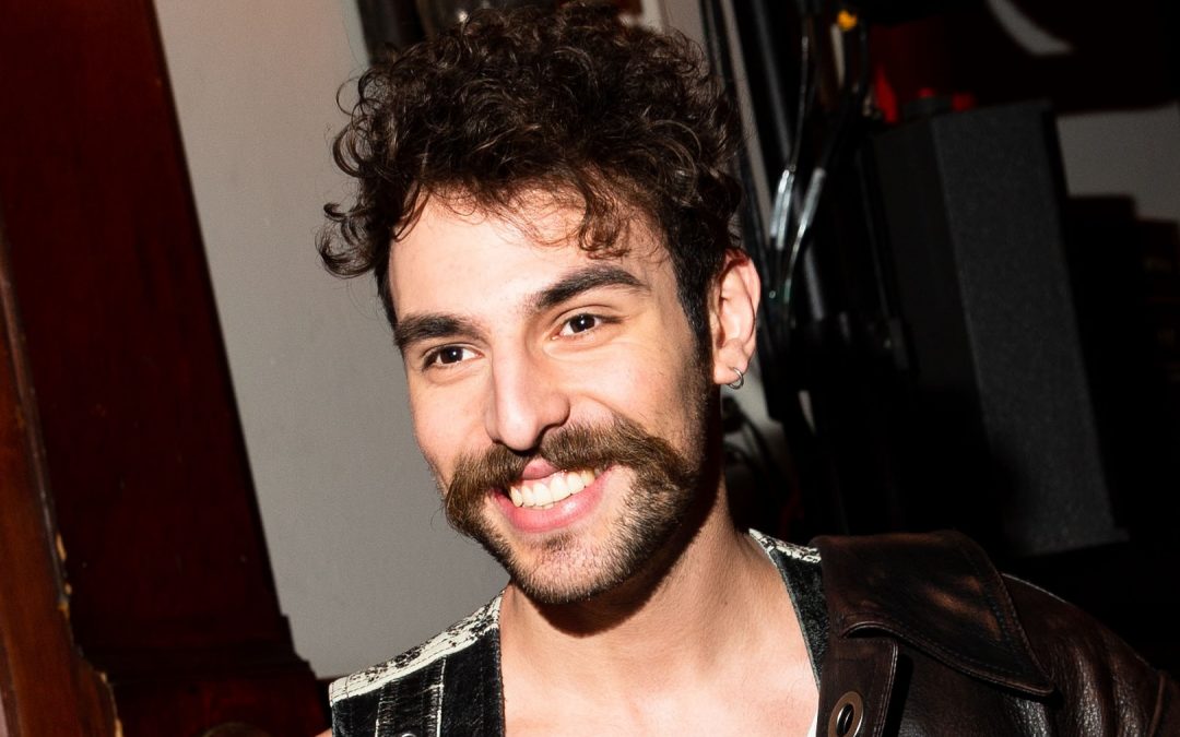 FACE À LA FOLIE DE CERTAINS ET AU BRUIT DES BOMBES UNE VOIX DE PAIX SE FAIT ENTENDRE