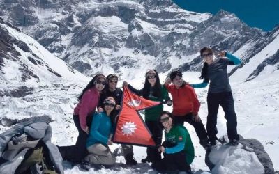 RAJEUNISSEMENT DE LA CLASSE POLITIQUE ET TREKKING AUX SOMMETS