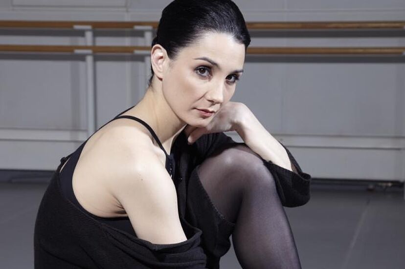 TAMARA ROJO PORTE LA DANSE DE BALLET AU SOMMET DE SON ART